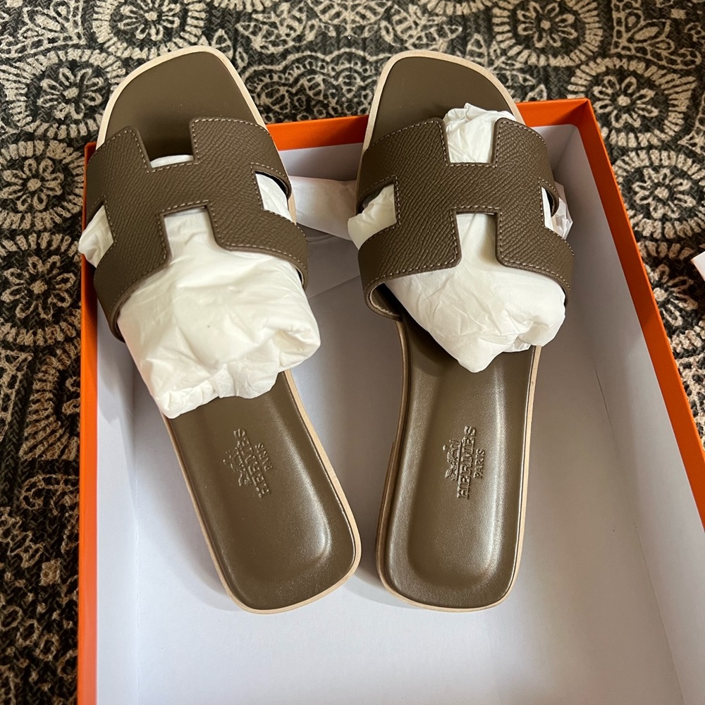 Hermes oran etoupe 36.5 sold